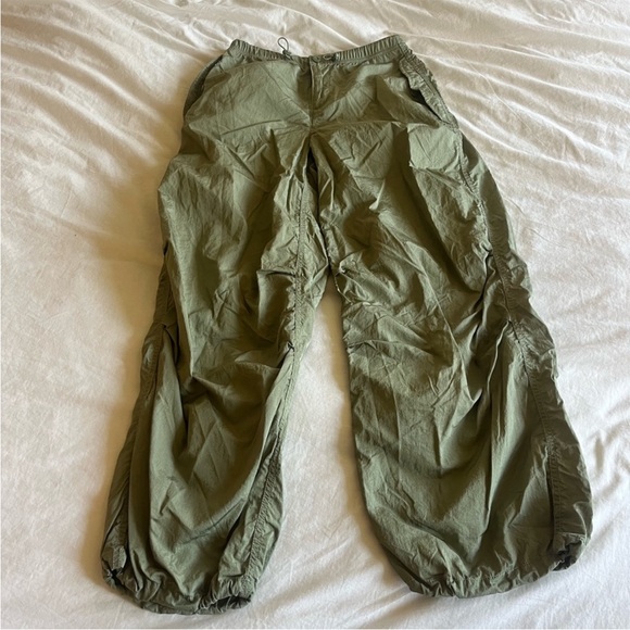 Aritzia TNA Aviator Parachute Pants Sage Frost Green XS - Picture 3 of 6